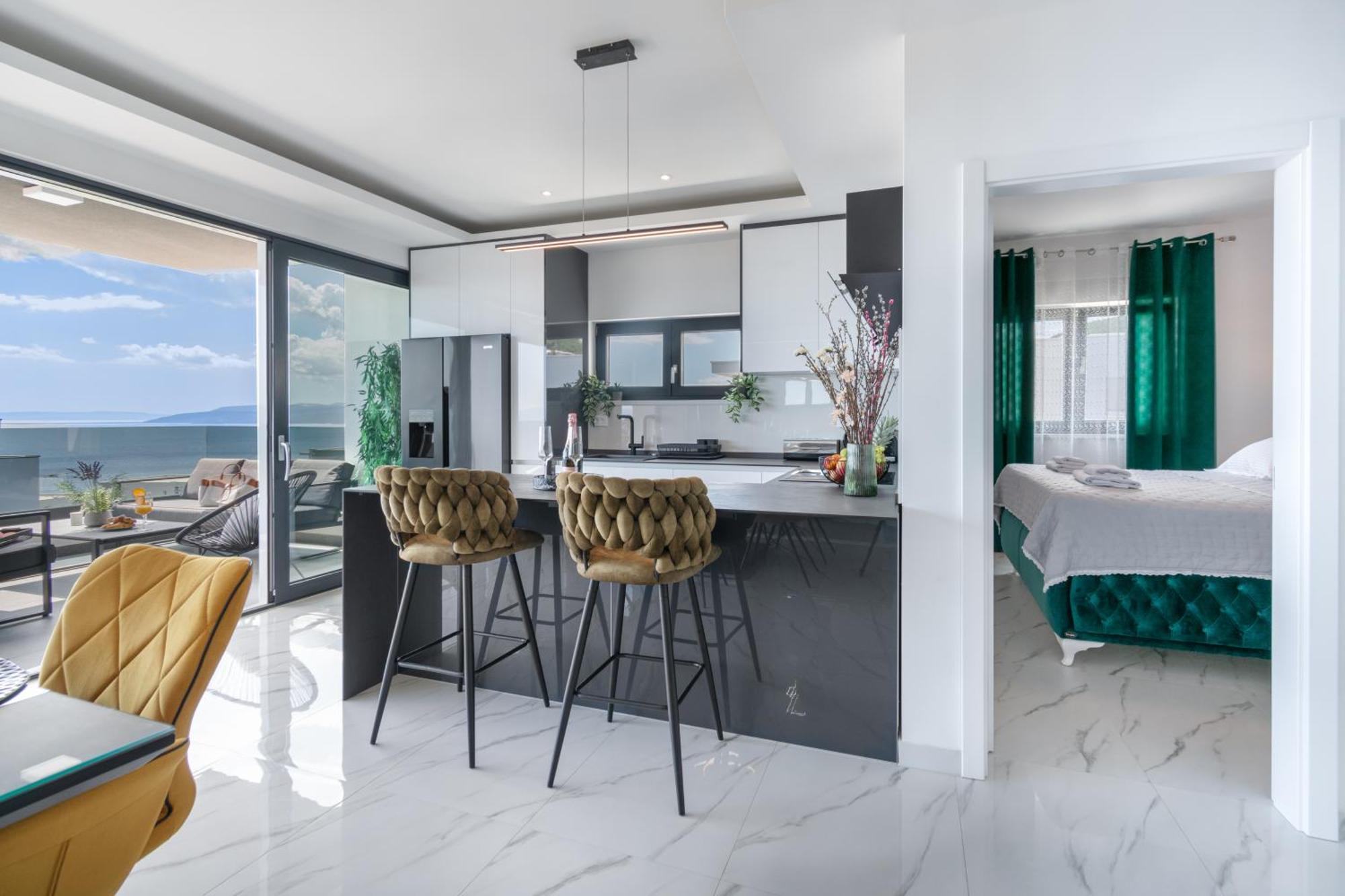 Lux Penthouse Panoramic View With Jacuzzi Lägenhet Makarska Exteriör bild