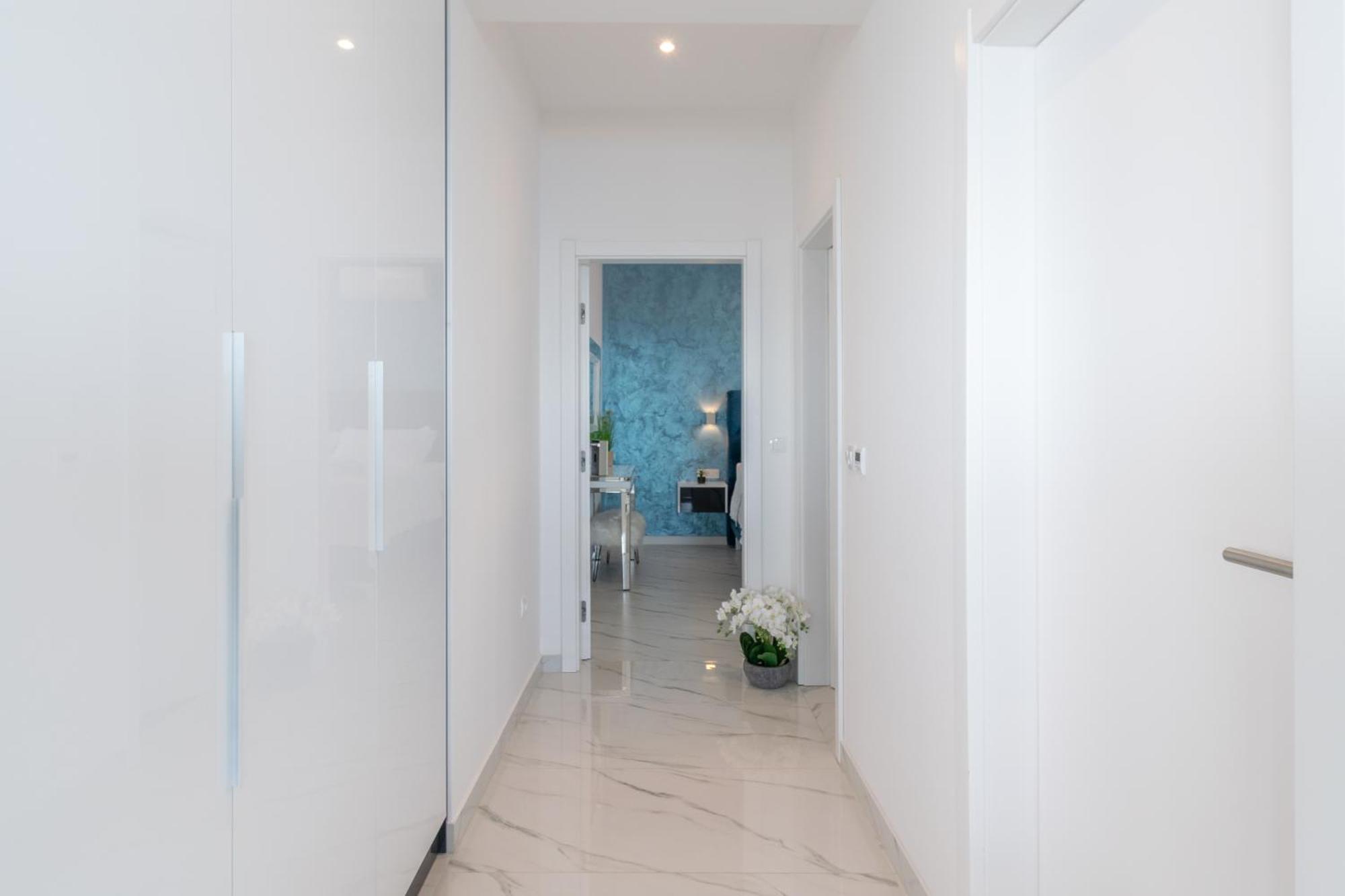 Lux Penthouse Panoramic View With Jacuzzi Lägenhet Makarska Exteriör bild