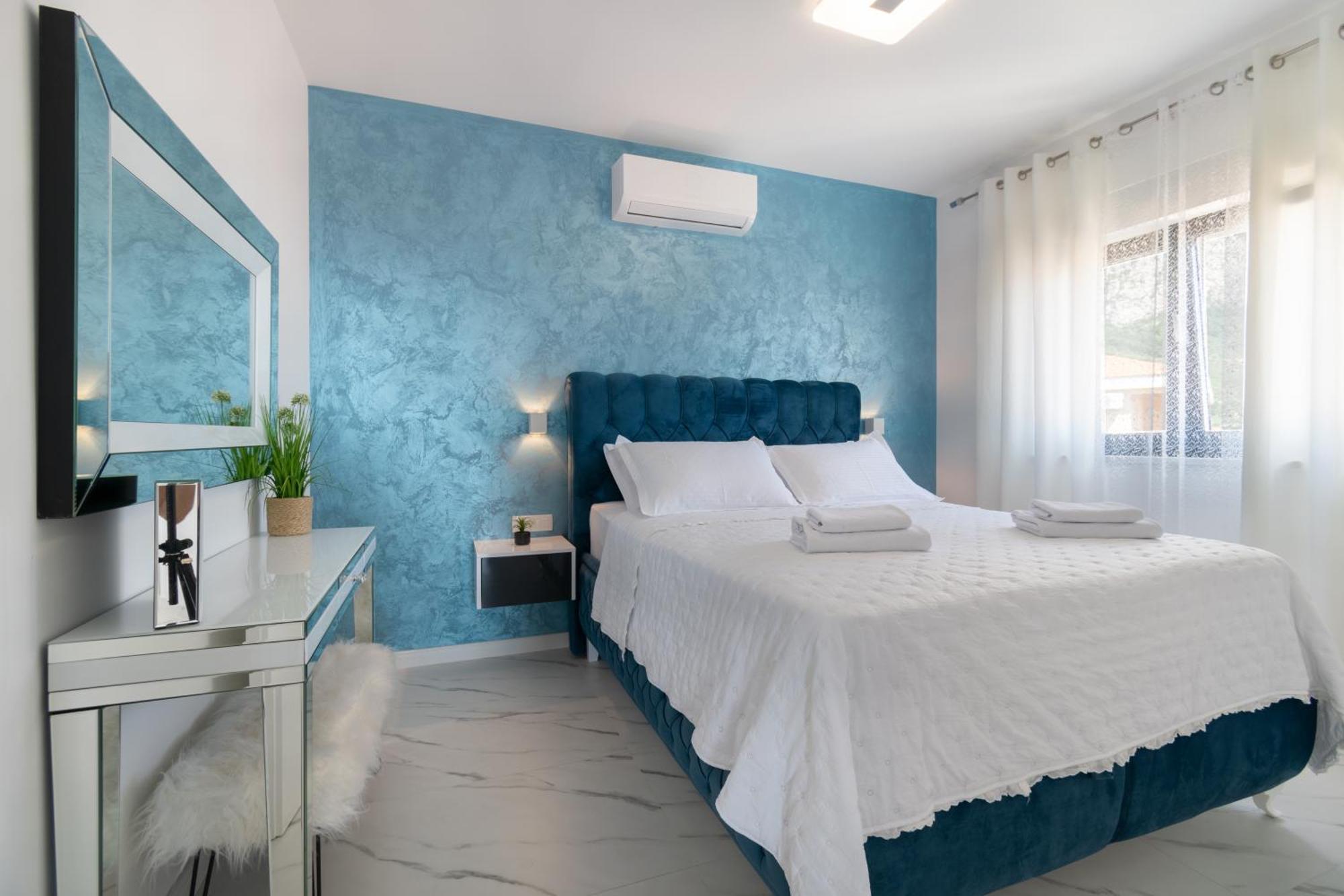 Lux Penthouse Panoramic View With Jacuzzi Lägenhet Makarska Exteriör bild