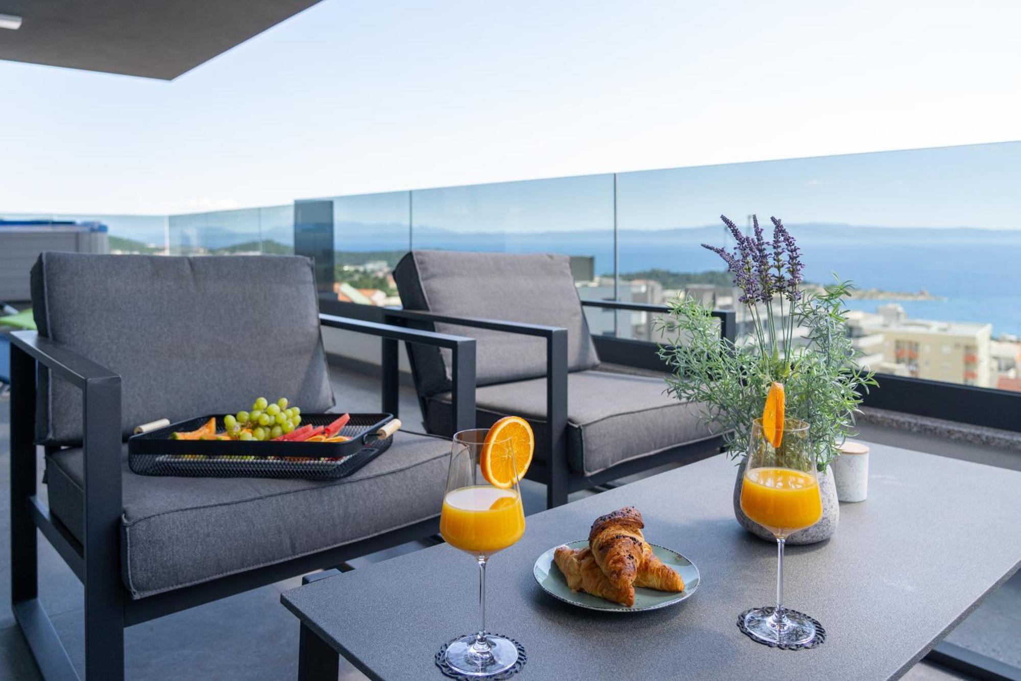 Lux Penthouse Panoramic View With Jacuzzi Lägenhet Makarska Exteriör bild