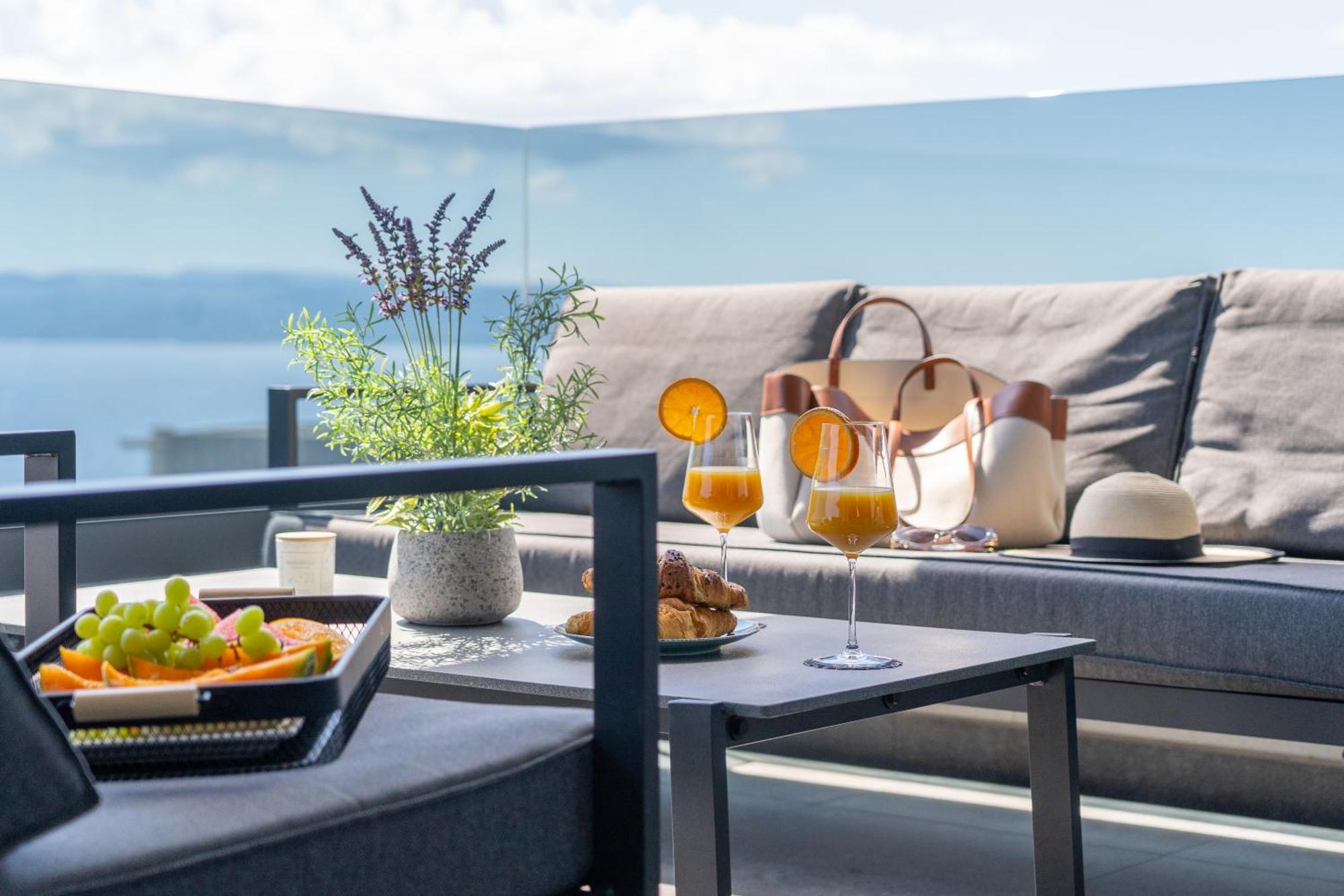 Lux Penthouse Panoramic View With Jacuzzi Lägenhet Makarska Exteriör bild